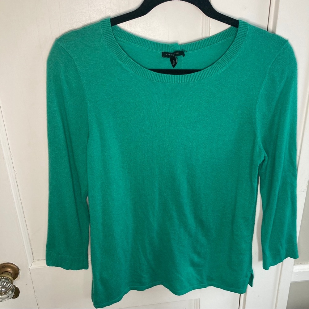 ANN TAYLOR button-back sweater